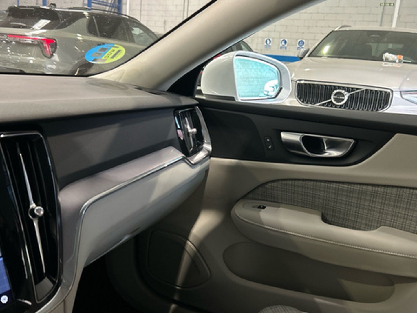 Volvo S60 B4 G Core FWD Auto 145 kW (197 CV)