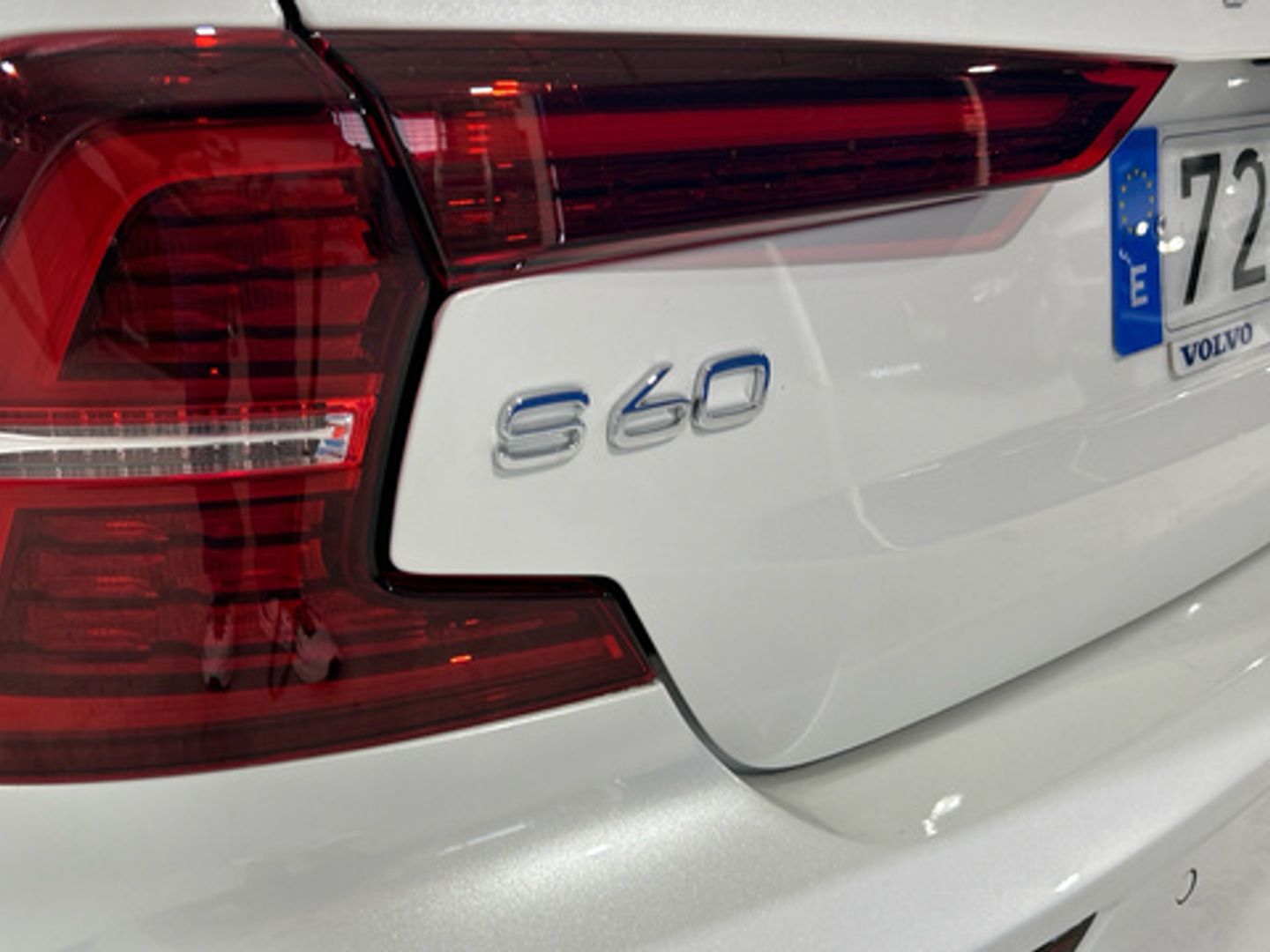Volvo S60 B4 G Core FWD Auto 145 kW (197 CV)