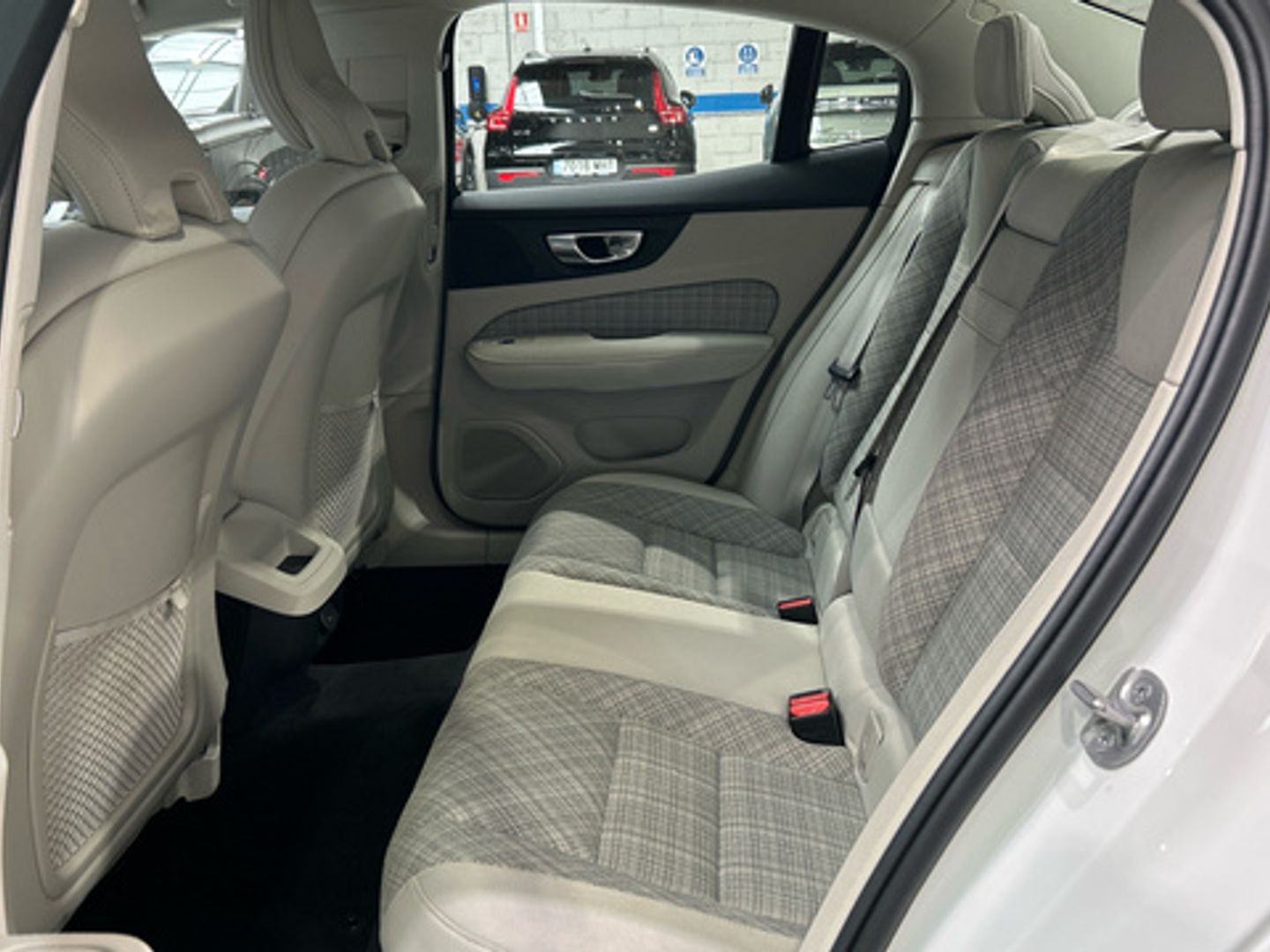 Volvo S60 B4 G Core FWD Auto 145 kW (197 CV)