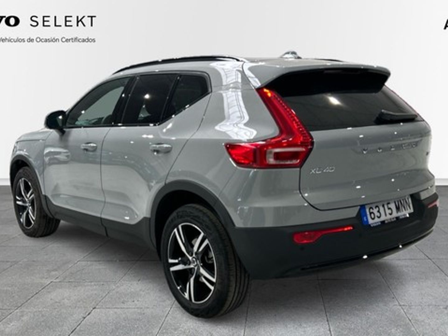 Volvo XC40 T2 Plus Dark Auto 95 kW (129 CV)