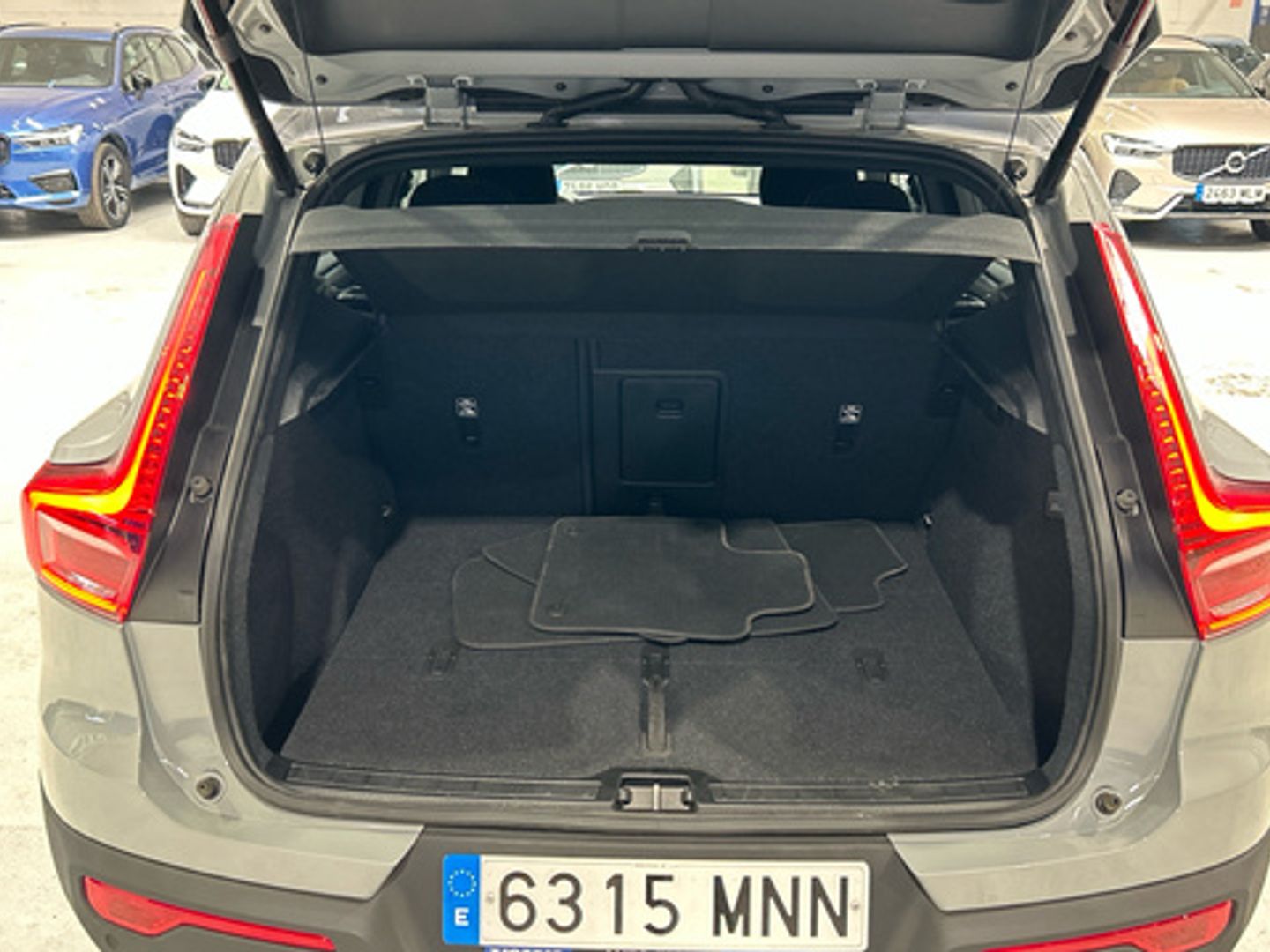 Volvo XC40 T2 Plus Dark Auto 95 kW (129 CV)
