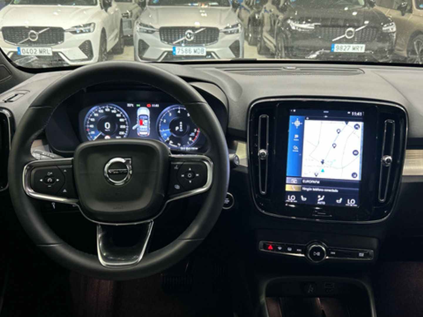 Volvo XC40 T2 Plus Dark Auto 95 kW (129 CV)