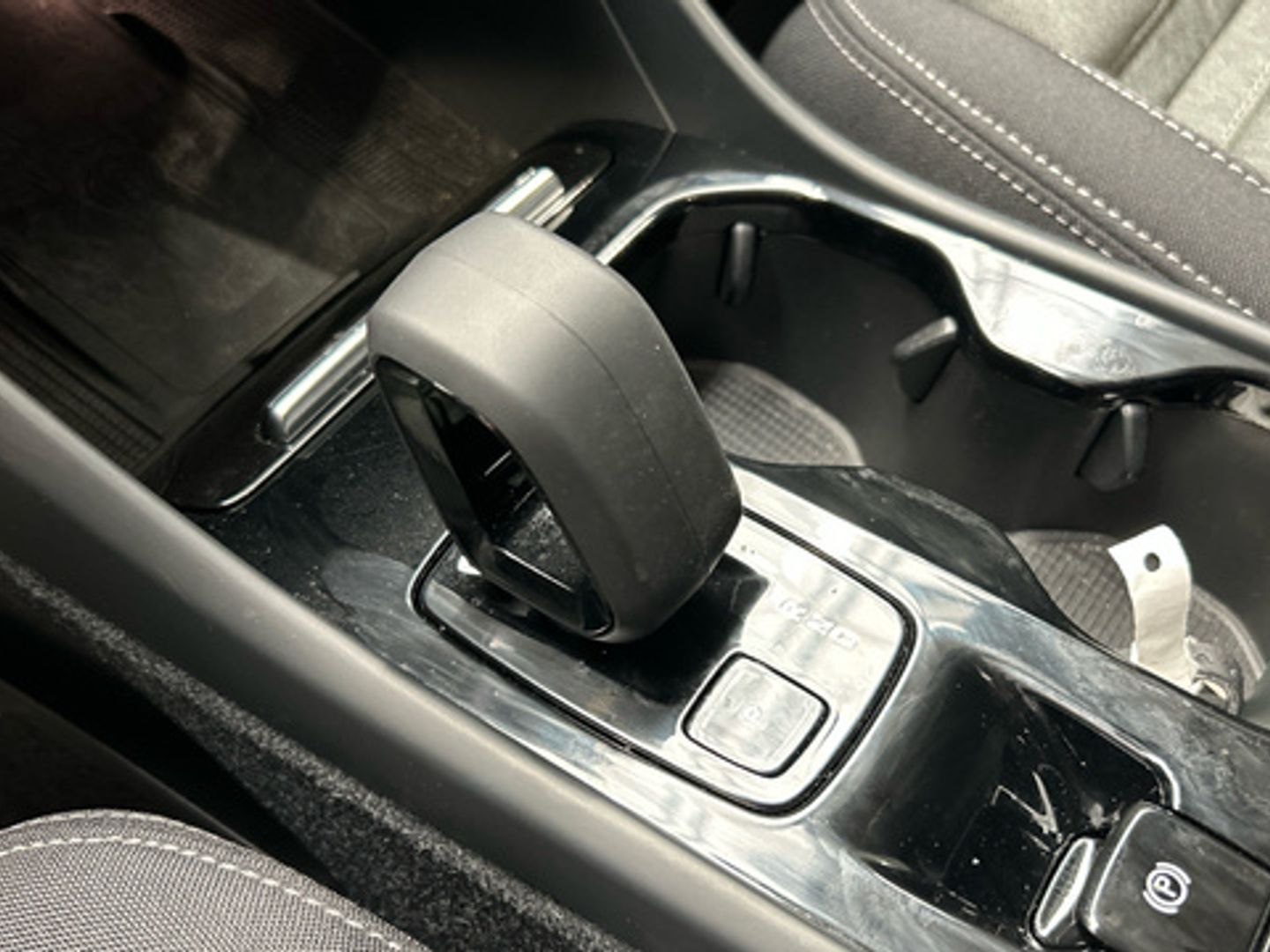 Volvo XC40 T2 Plus Dark Auto 95 kW (129 CV)