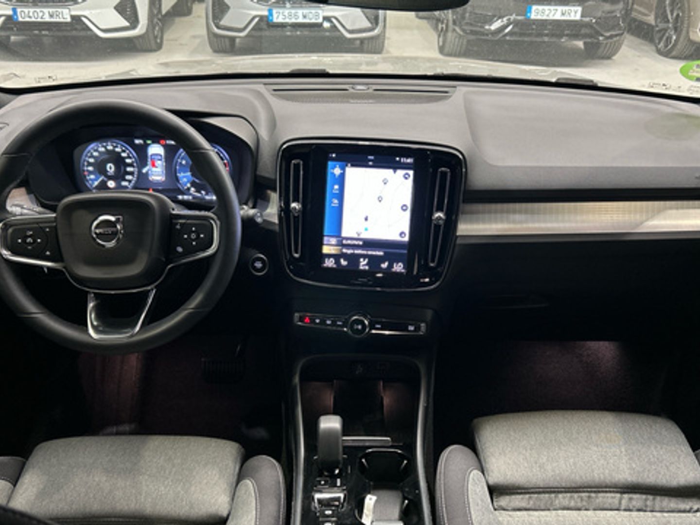 Volvo XC40 T2 Plus Dark Auto 95 kW (129 CV)