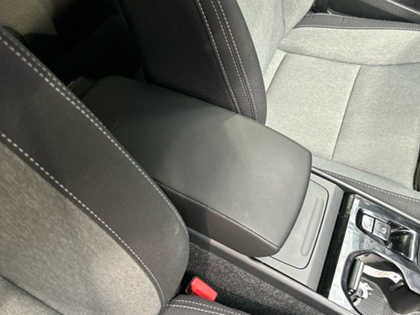 Volvo XC40 T2 Plus Dark Auto 95 kW (129 CV)