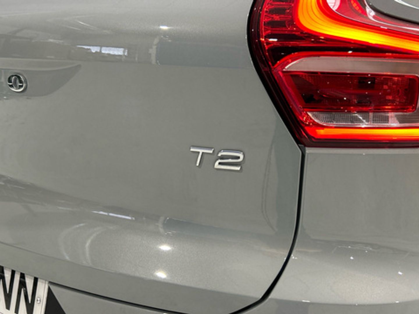 Volvo XC40 T2 Plus Dark Auto 95 kW (129 CV)