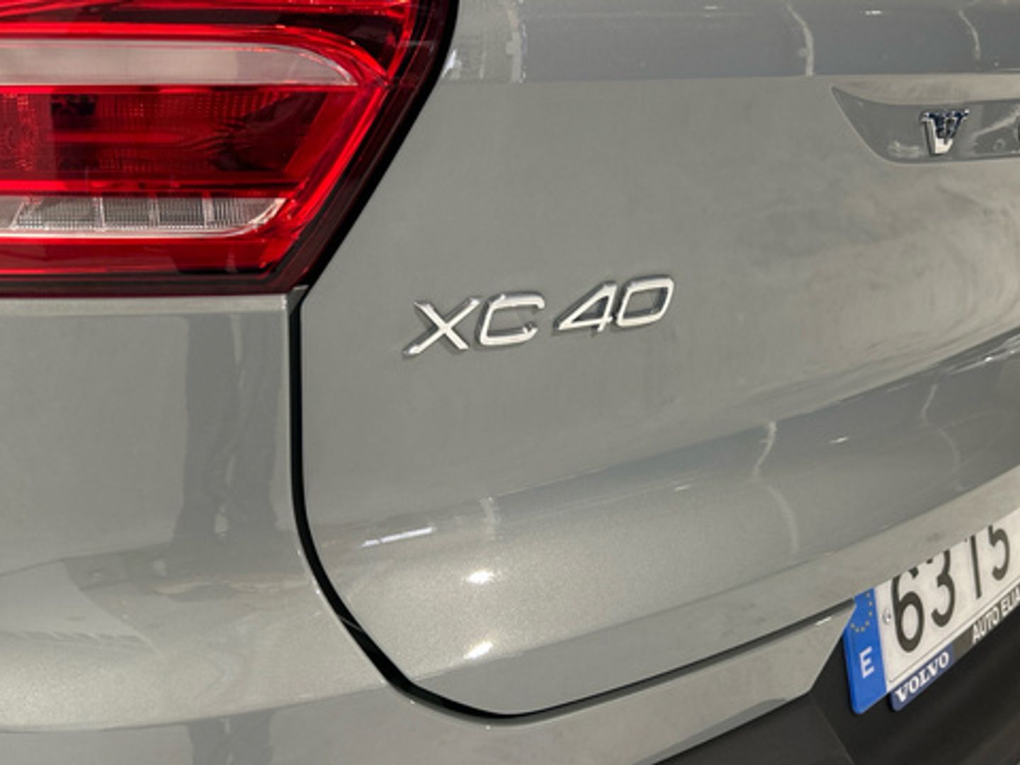 Volvo XC40 T2 Plus Dark Auto 95 kW (129 CV)
