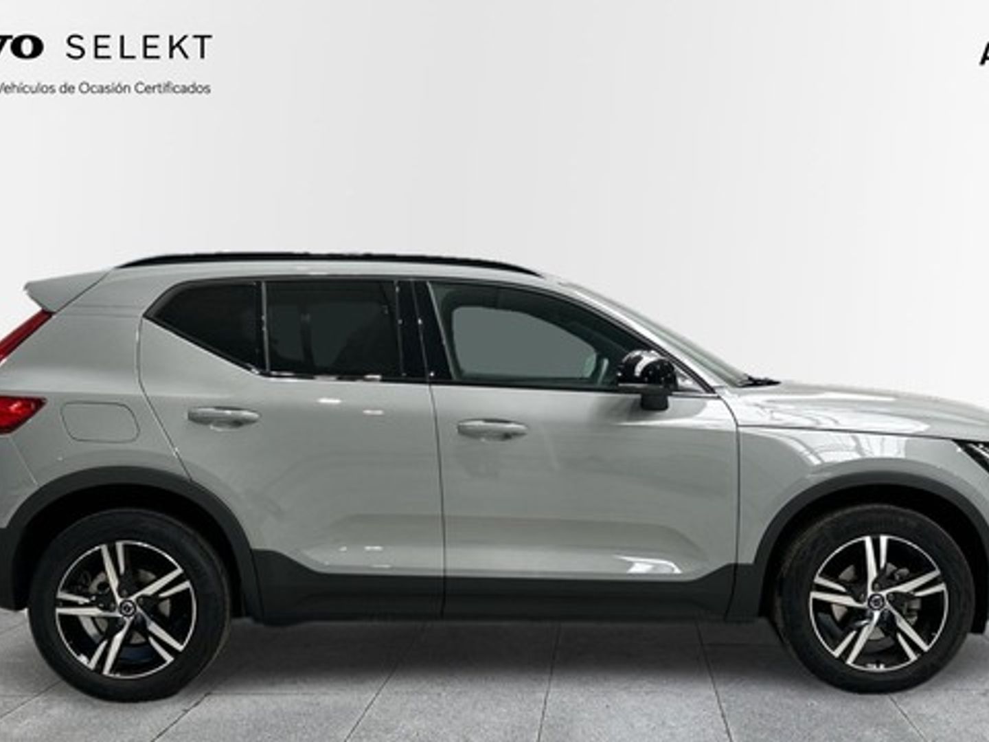 Volvo XC40 T2 Plus Dark Auto 95 kW (129 CV)