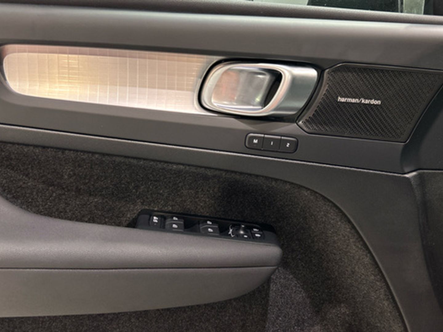 Volvo XC40 T2 Plus Dark Auto 95 kW (129 CV)