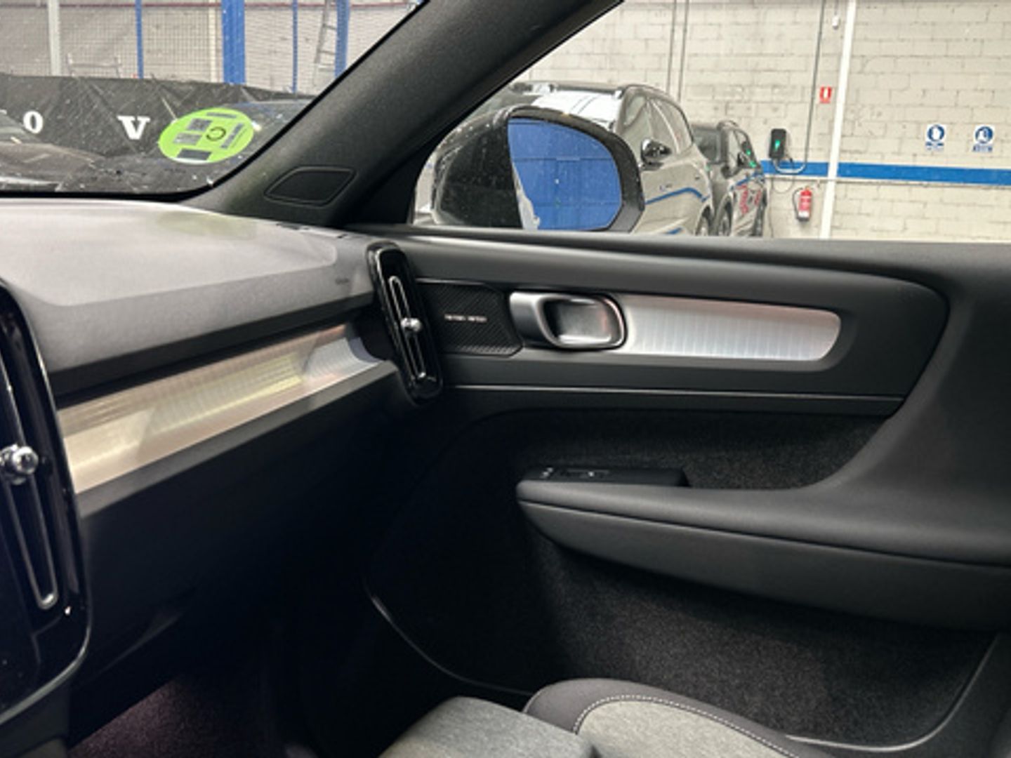 Volvo XC40 T2 Plus Dark Auto 95 kW (129 CV)