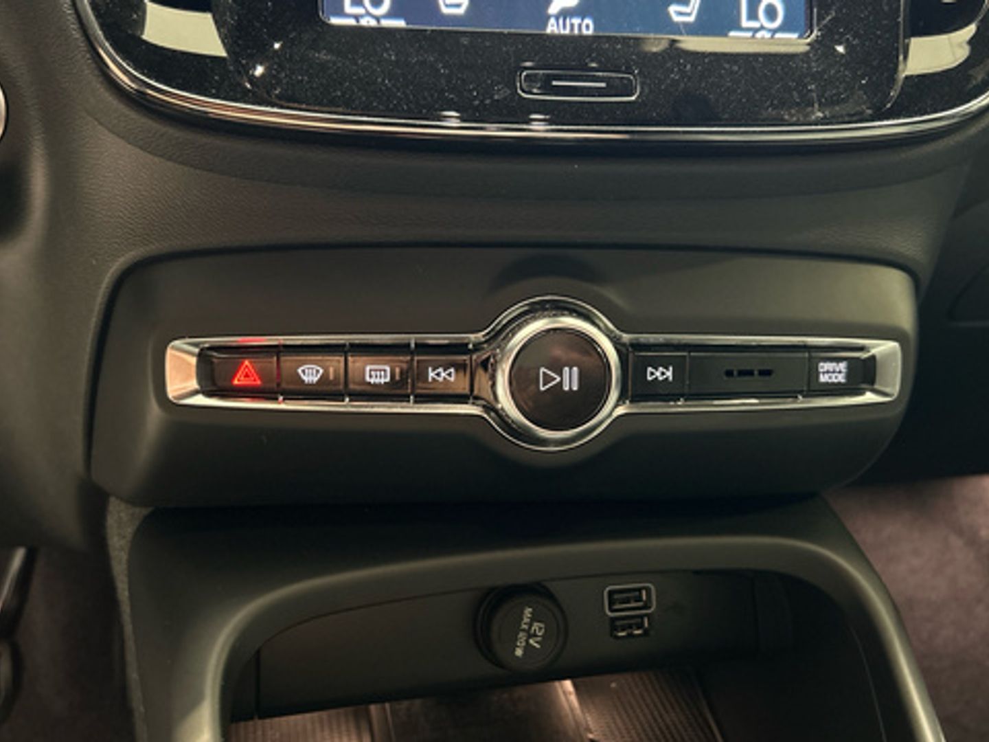 Volvo XC40 T2 Plus Dark Auto 95 kW (129 CV)