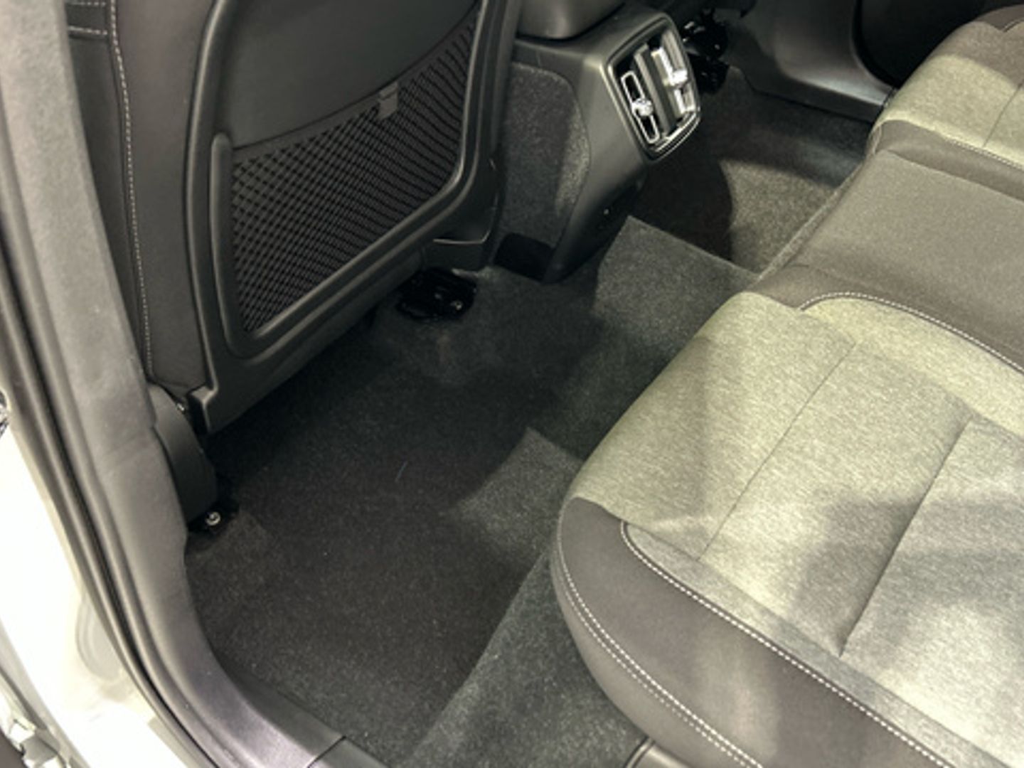 Volvo XC40 T2 Plus Dark Auto 95 kW (129 CV)