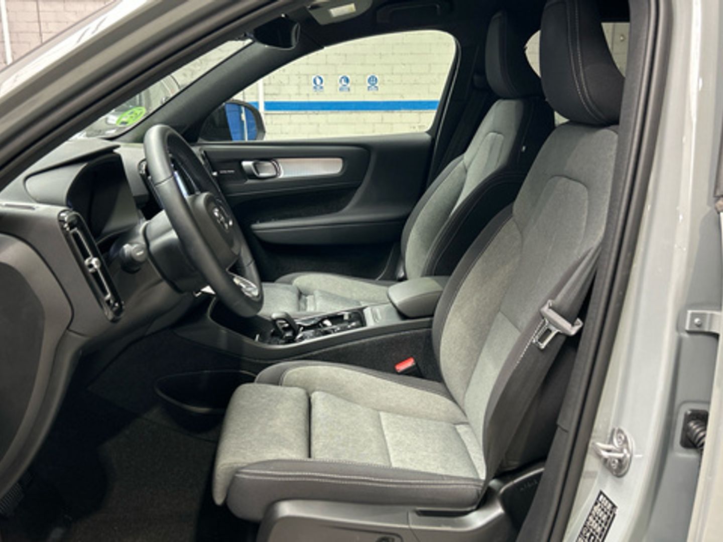 Volvo XC40 T2 Plus Dark Auto 95 kW (129 CV)