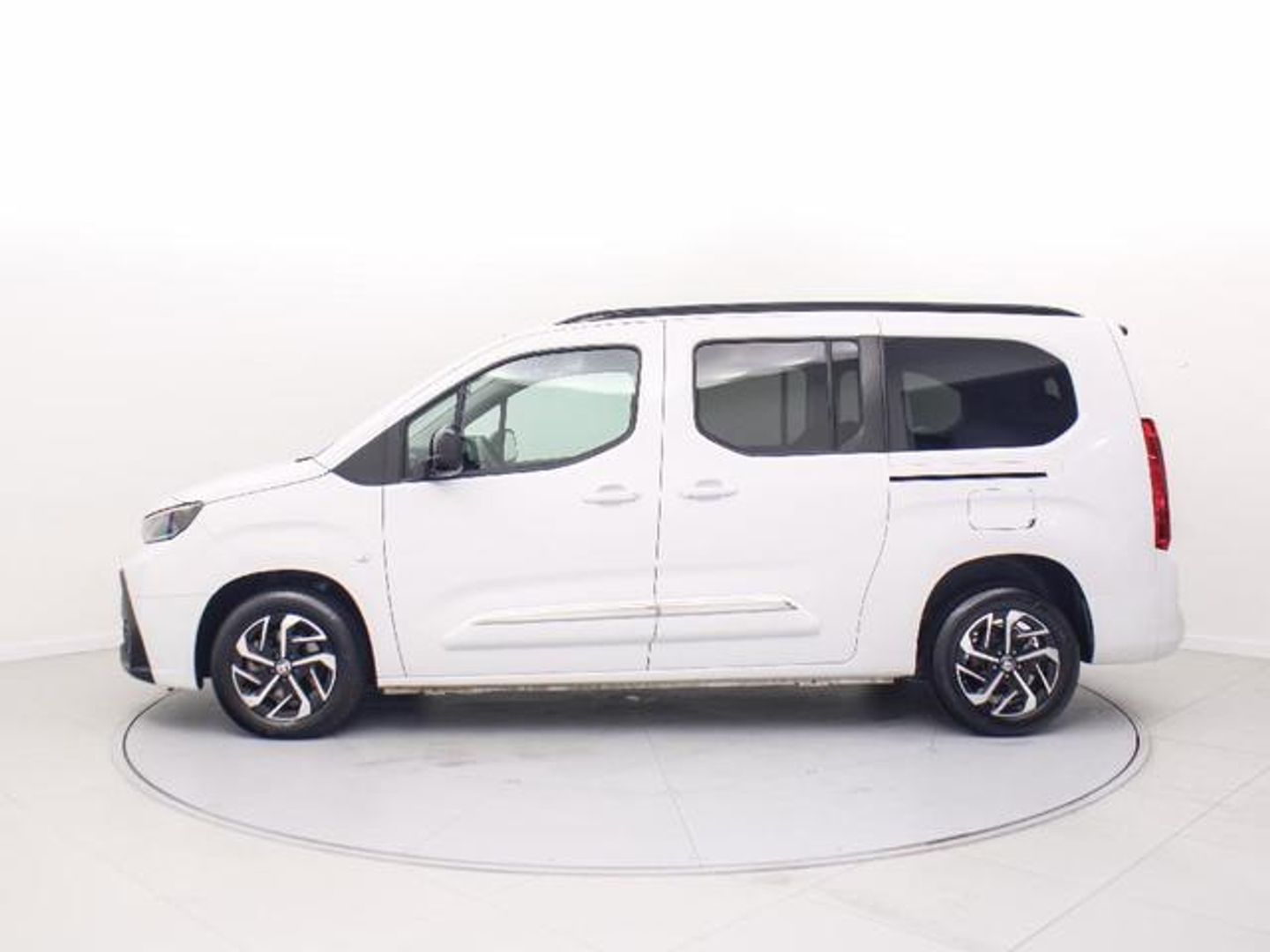 Toyota Proace City Verso 1.5D Family Active L2 Auto 96 kW (131 CV)