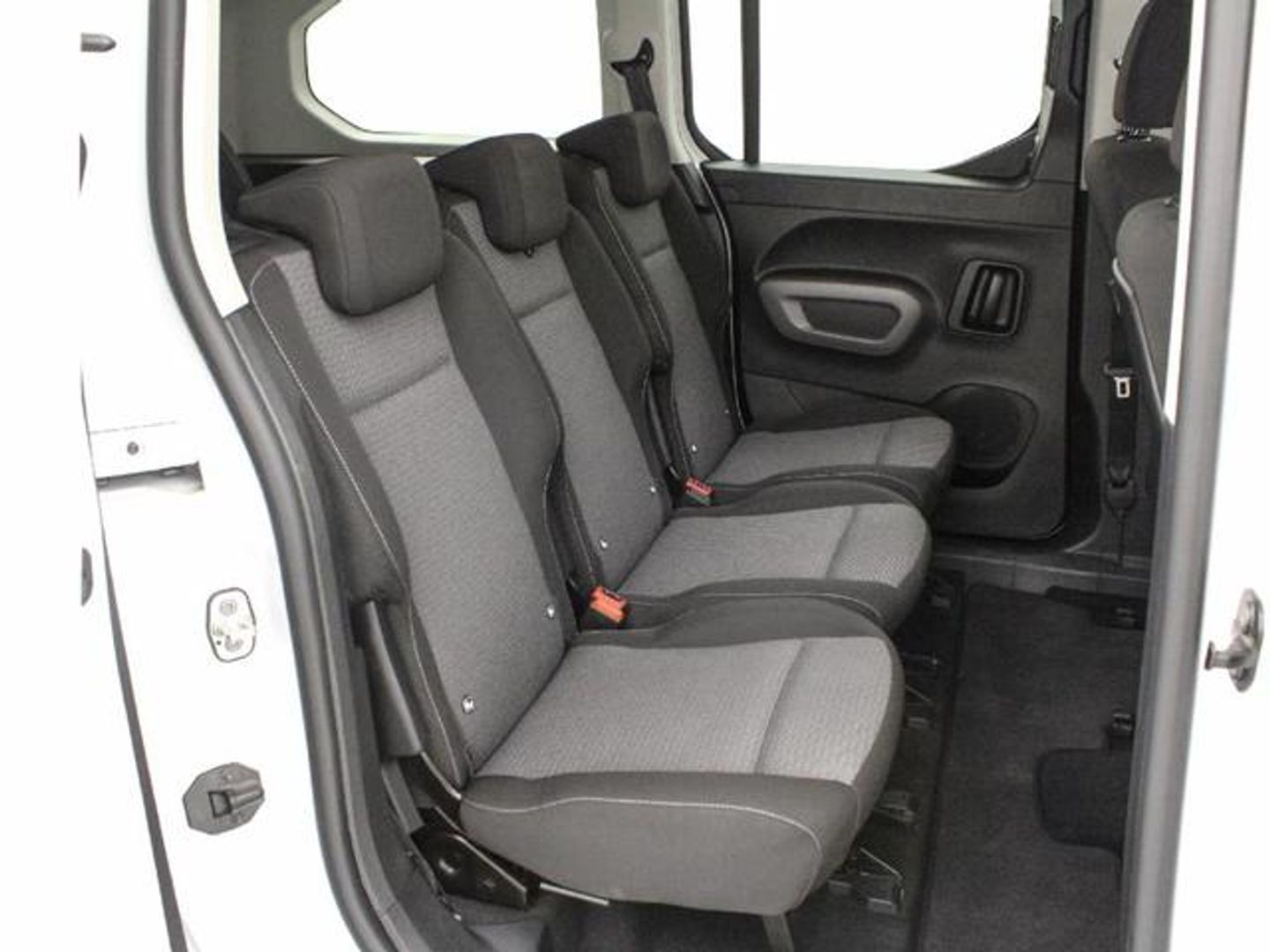 Toyota Proace City Verso 1.5D Family Active L2 Auto 96 kW (131 CV)