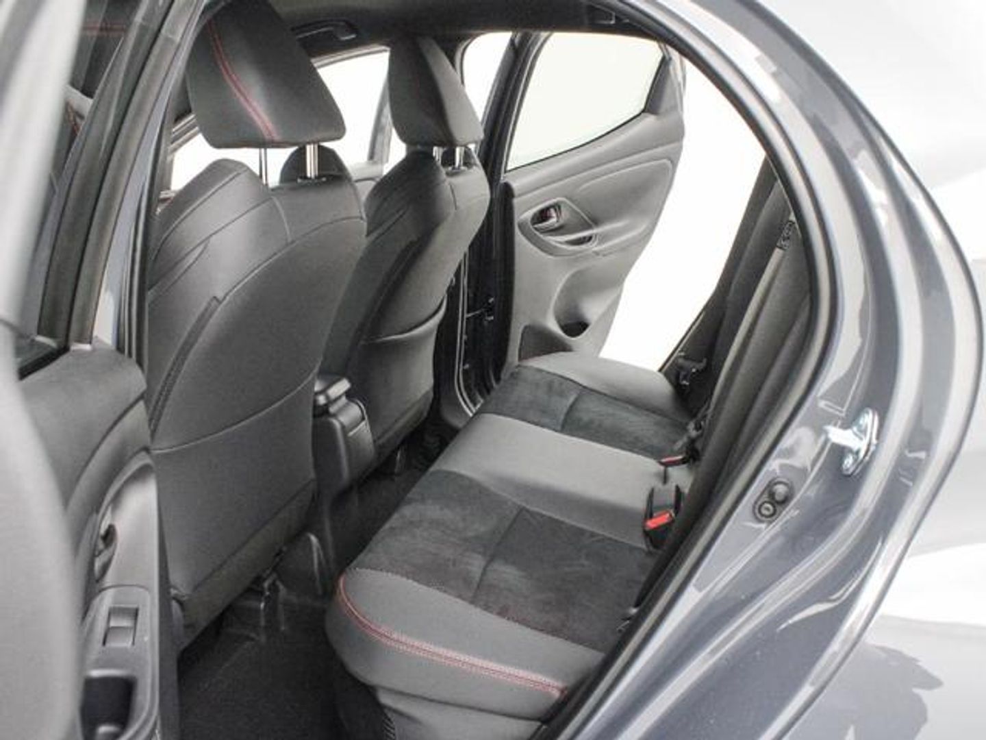 Toyota Yaris 1.5 130H GR Sport 96 kW (130 CV)
