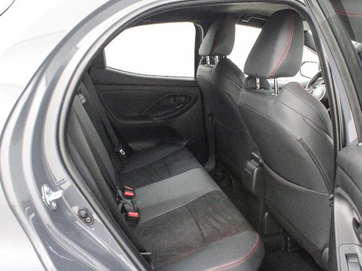 Toyota Yaris 1.5 130H GR Sport 96 kW (130 CV)