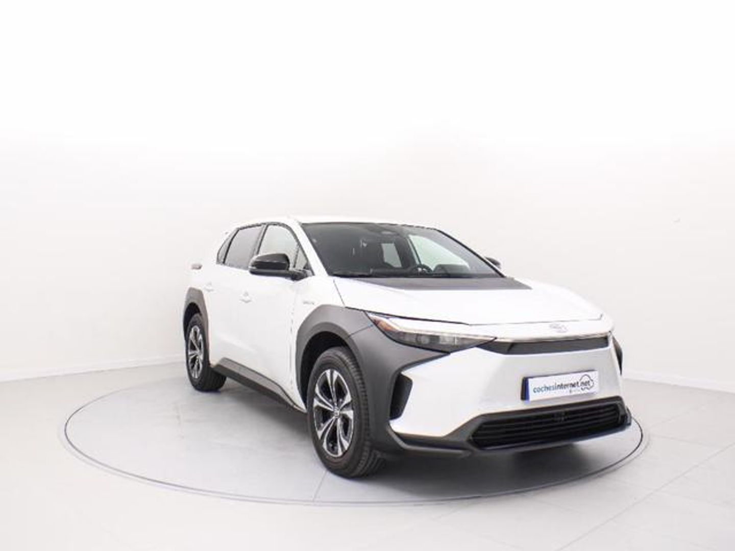 Toyota BZ4X 200E Advance 4x2 150 kW (204 CV) Blanco All Terrain / Pick-up