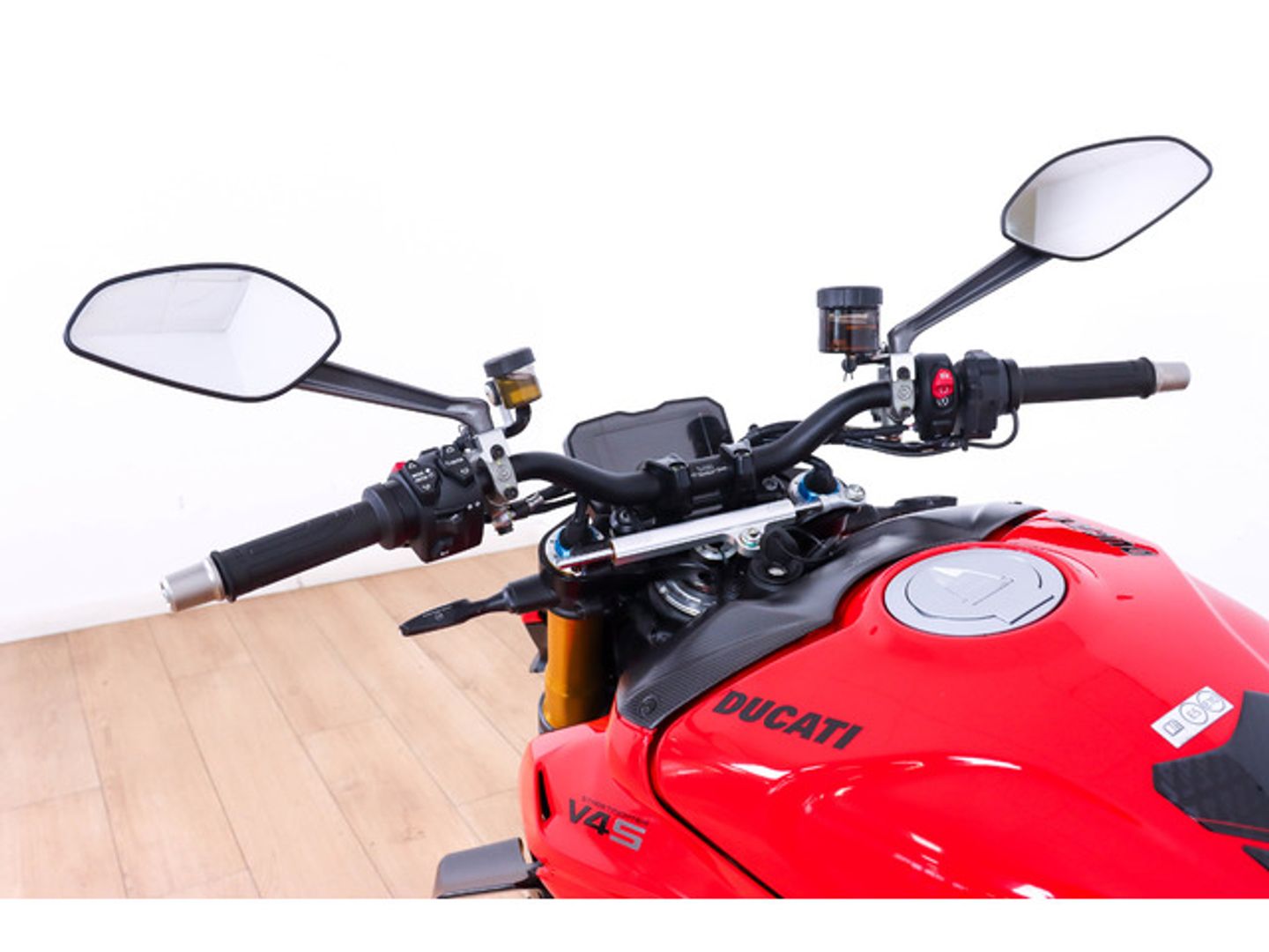 Ducati Streetfighter V 4 Rojo Motorcycle