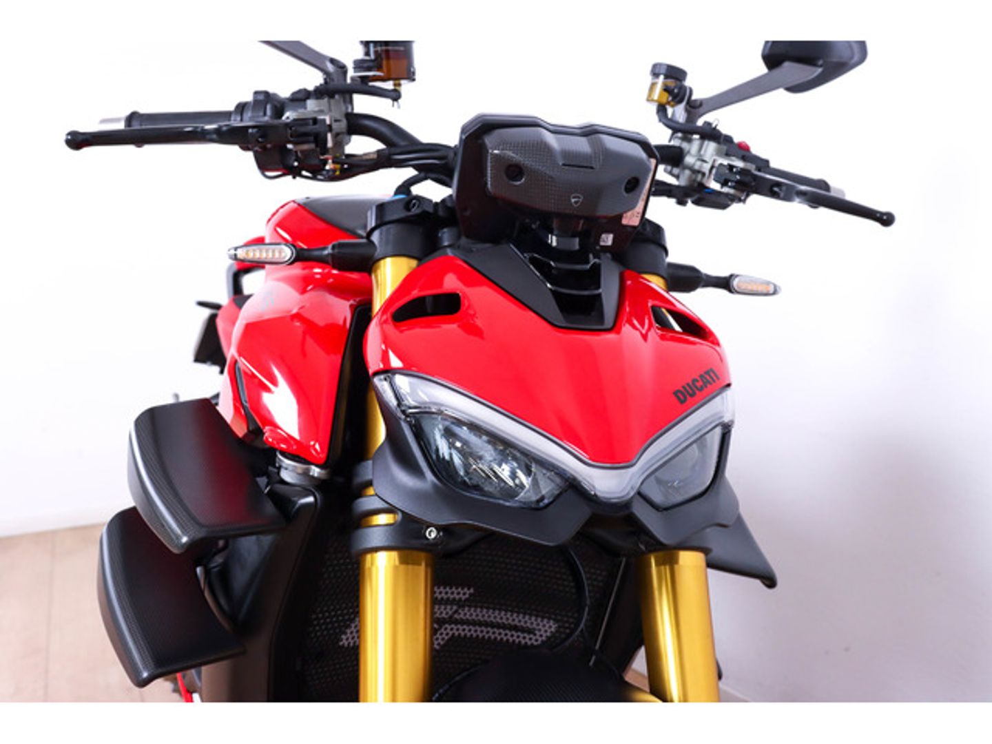 Ducati Streetfighter V 4 Rojo Motorcycle