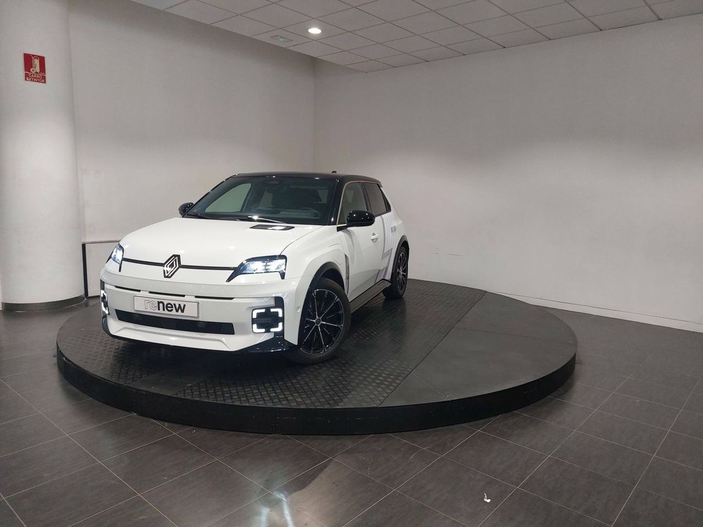 Renault 5 E-Tech Iconic Cinq Autonomía Confort 110 kW (150 CV) Blanco Sedan