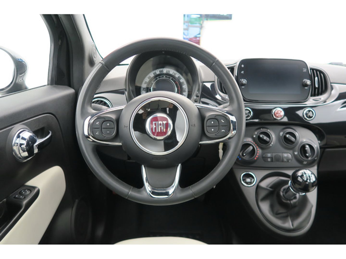 Fiat 500 1.0 Hybrid Dolcevita 51 kW (70 CV)