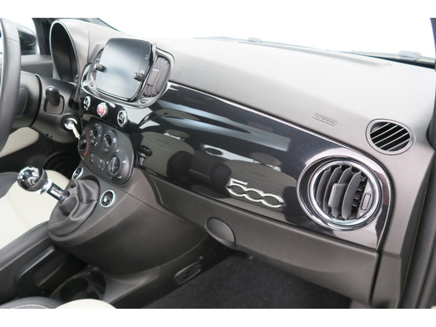 Fiat 500 1.0 Hybrid Dolcevita 51 kW (70 CV)