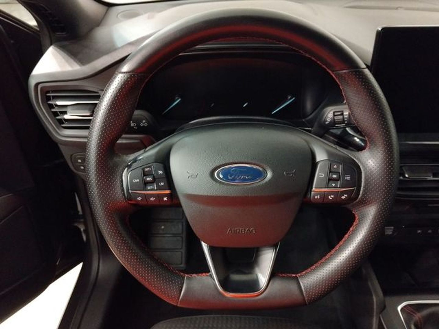 Ford Focus 1.0 Ecoboost MHEV ST-Line 114 kW (155 CV)