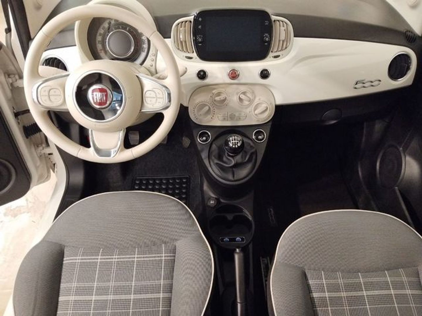 Fiat 500 1.0 Hybrid Dolcevita 51 kW (70 CV)