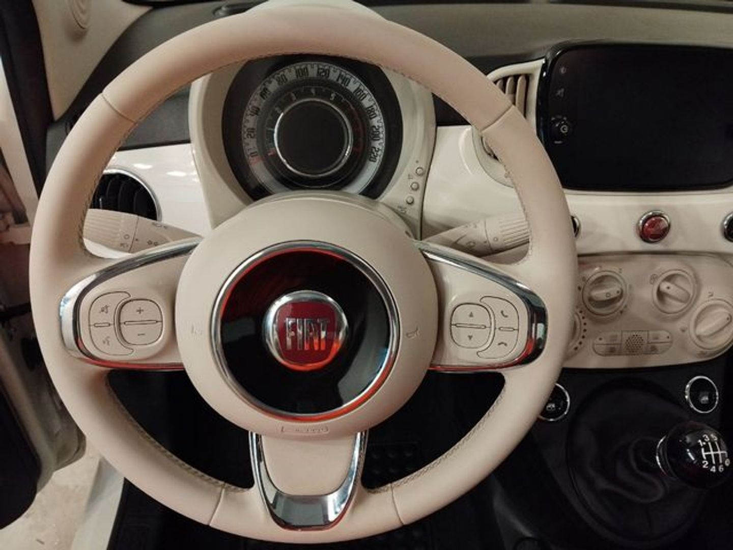 Fiat 500 1.0 Hybrid Dolcevita 51 kW (70 CV)