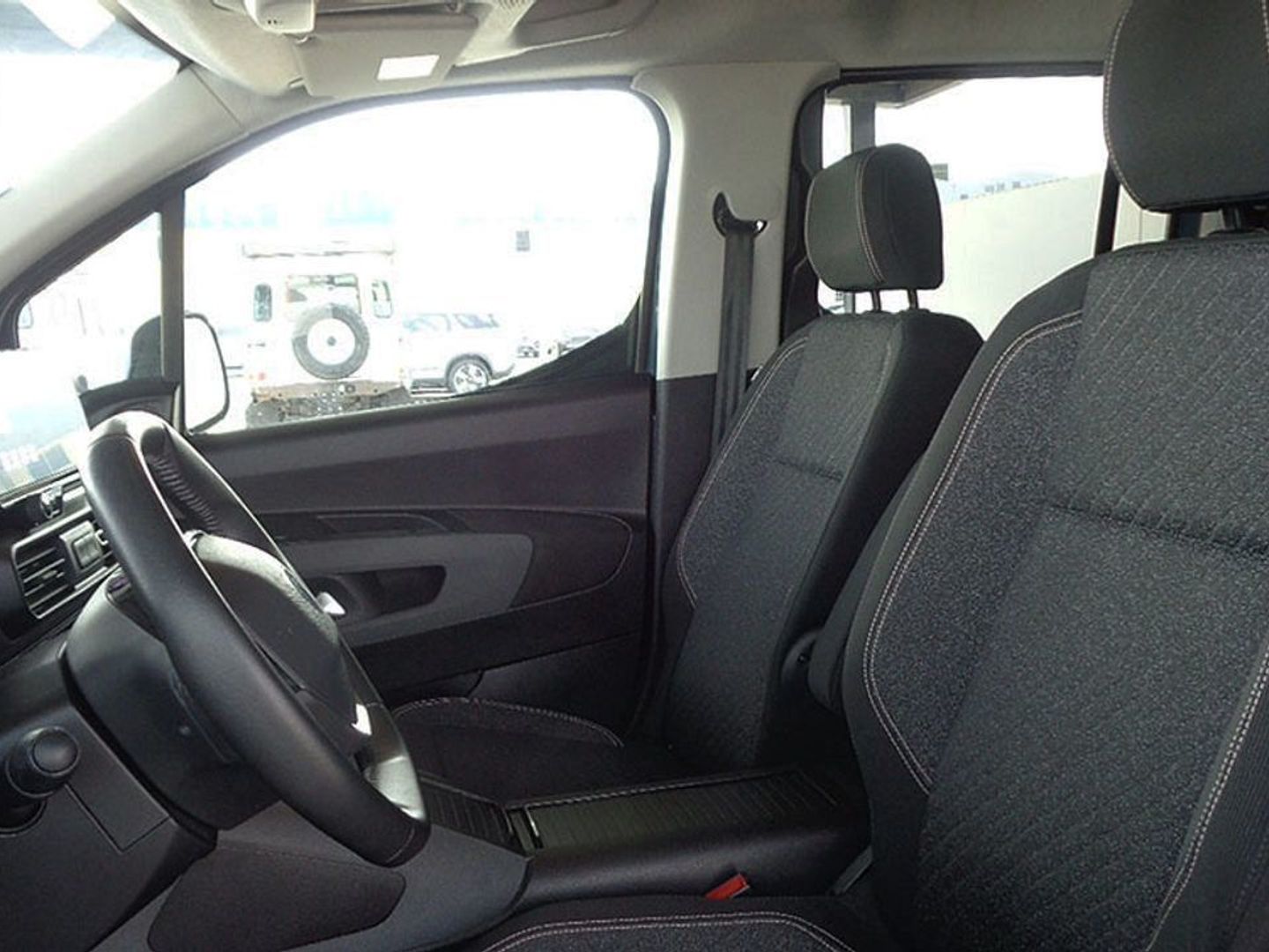 Peugeot Rifter BlueHDi 100 Allure Business Standard 73 kW (100 CV)