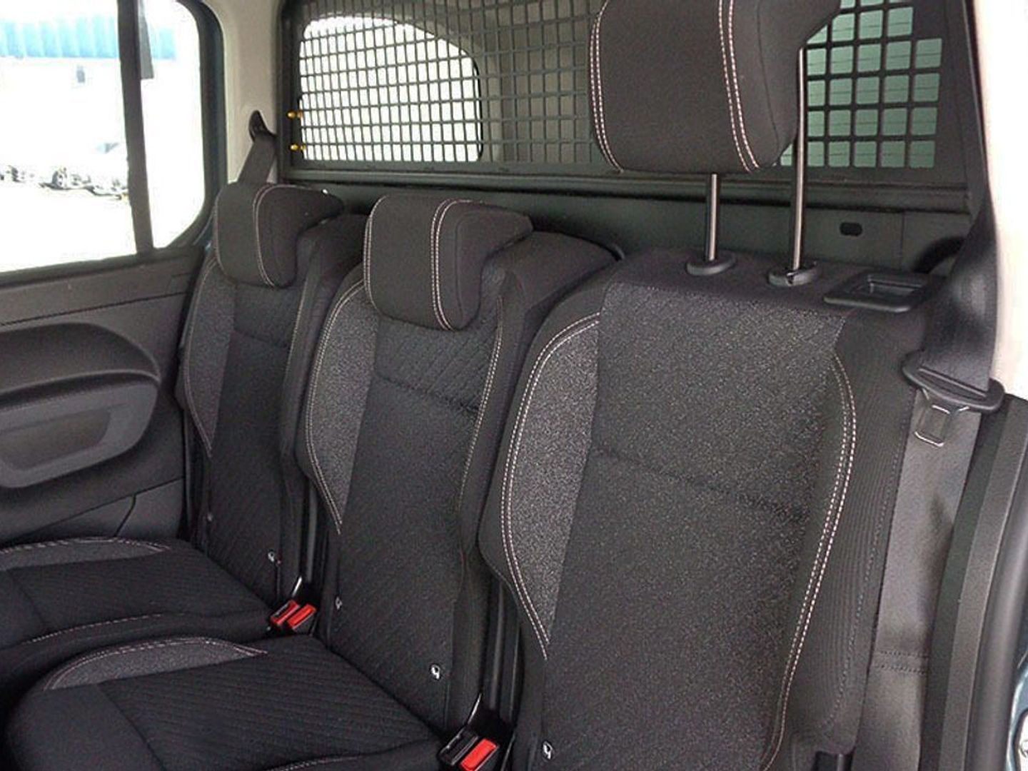 Peugeot Rifter BlueHDi 100 Allure Business Standard 73 kW (100 CV)