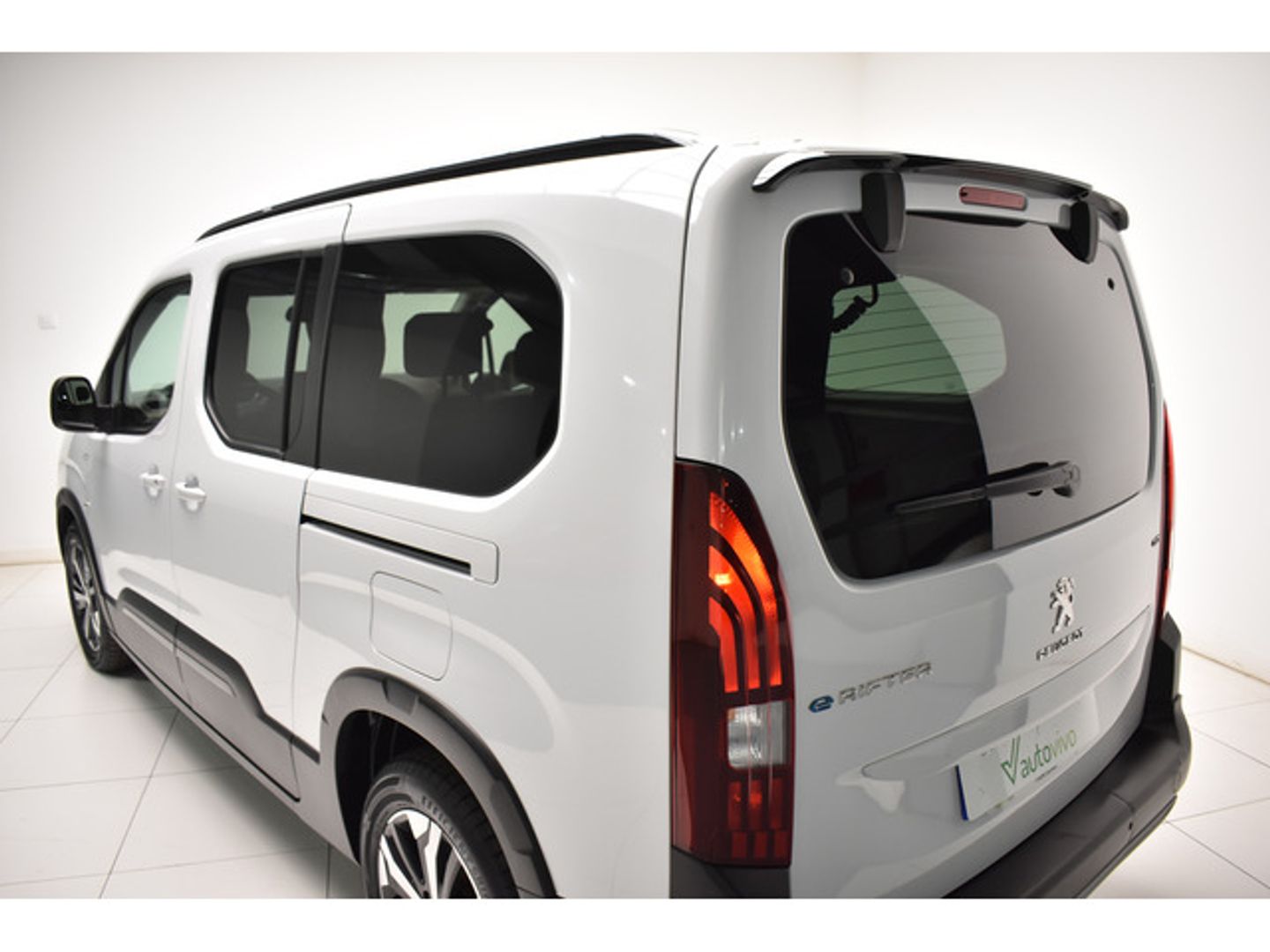 Peugeot e-Rifter Allure Long 100 kW (136 CV)