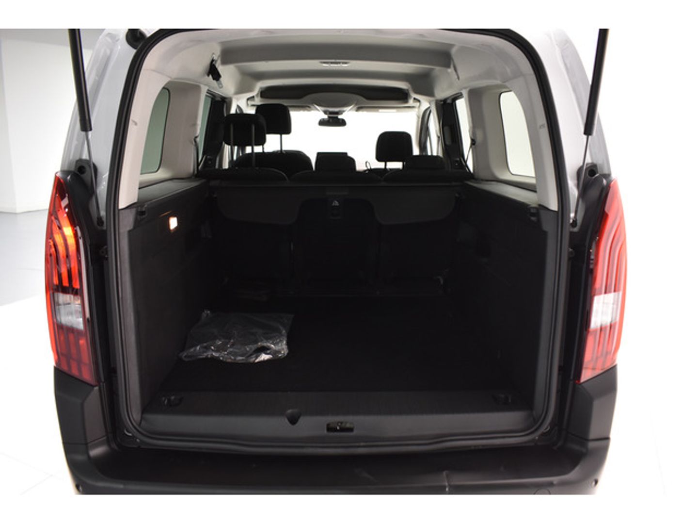 Peugeot e-Rifter Allure Long 100 kW (136 CV)
