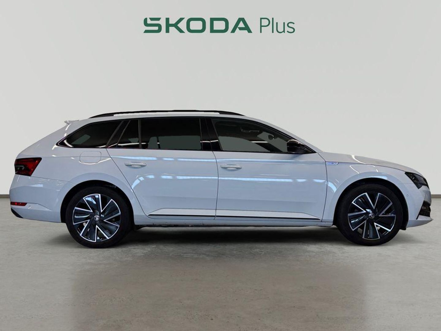 Skoda Superb Combi 1.4 TSI iV P-HEV SportLine DSG 160 kW (218 CV)