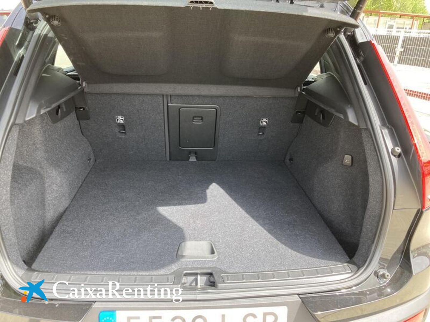 Volvo XC40 T2 Momentum Pro 95 kW (129 CV)
