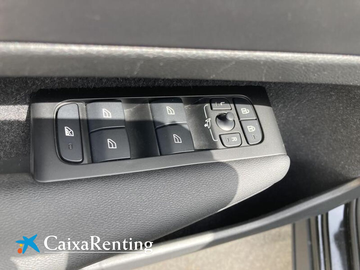 Volvo XC40 T2 Momentum Pro 95 kW (129 CV)