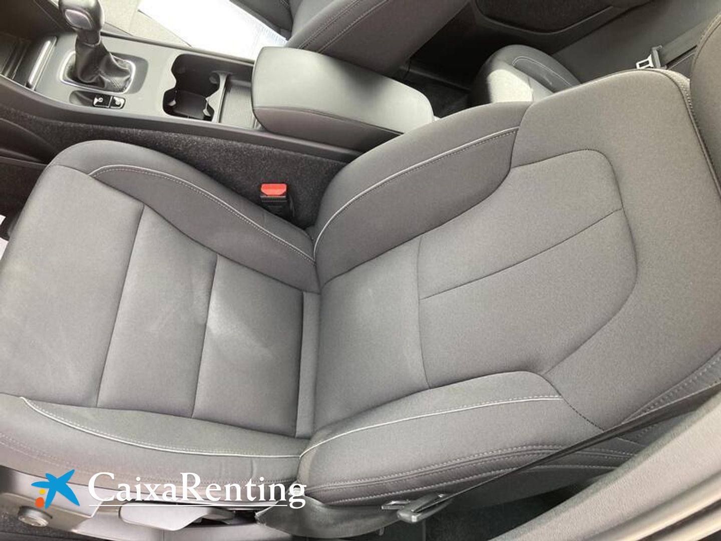 Volvo XC40 T2 Momentum Pro 95 kW (129 CV)
