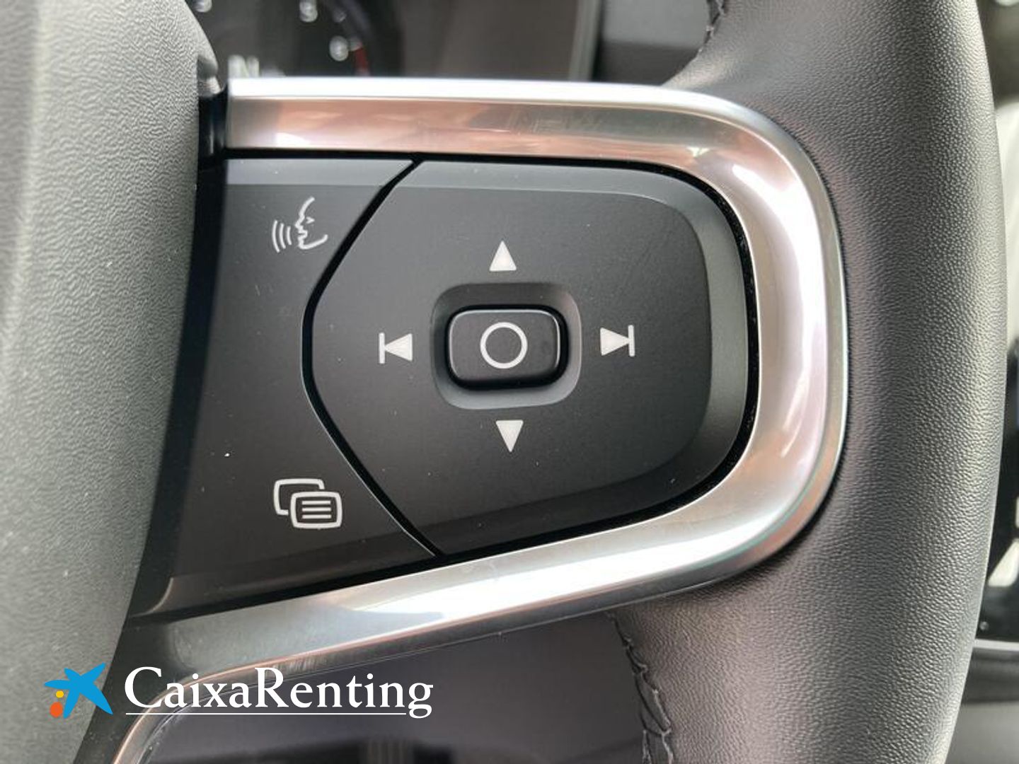 Volvo XC40 T2 Momentum Pro 95 kW (129 CV)