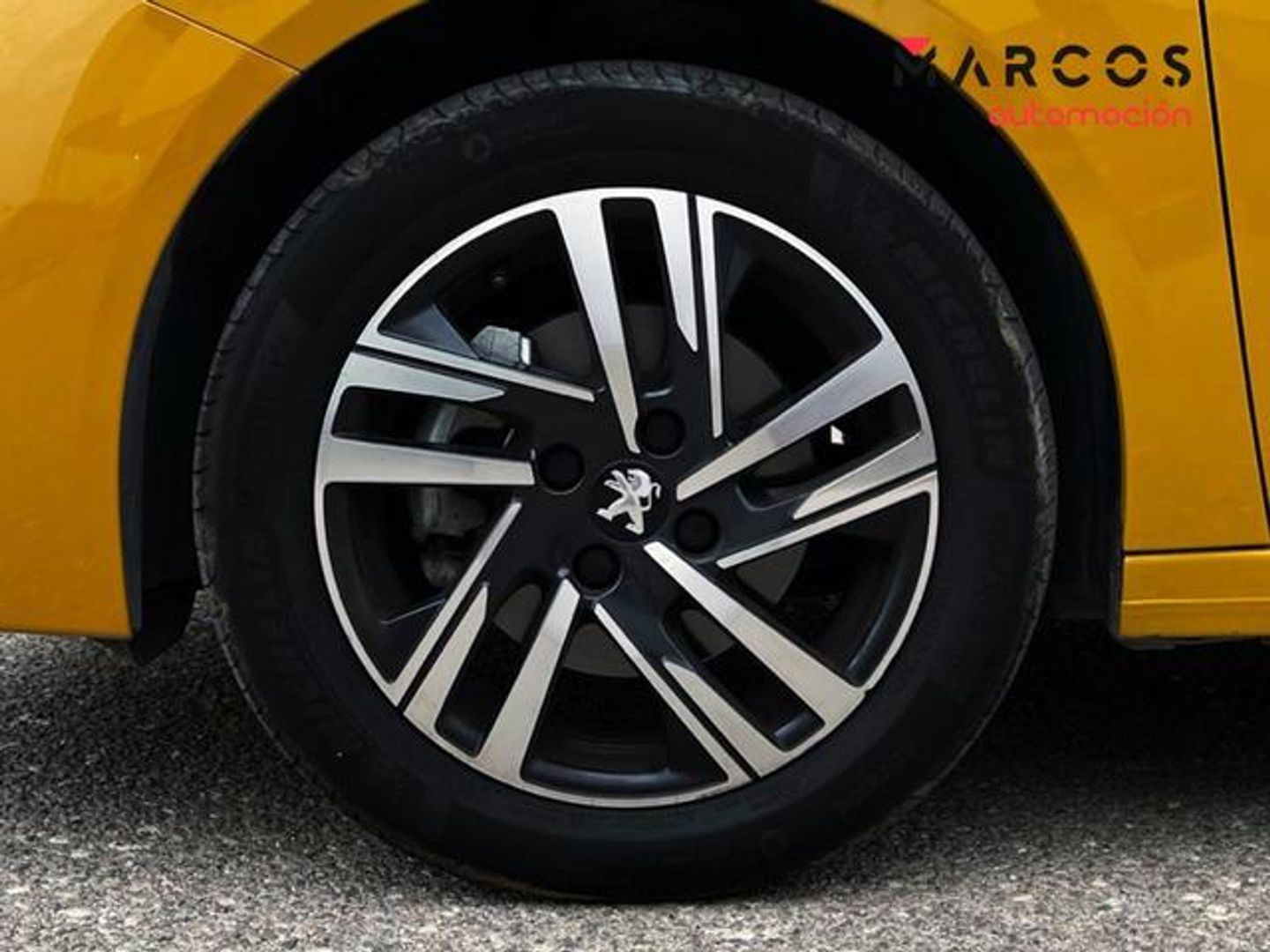 Peugeot 208 PureTech 100 Allure 75 kW (100 CV)