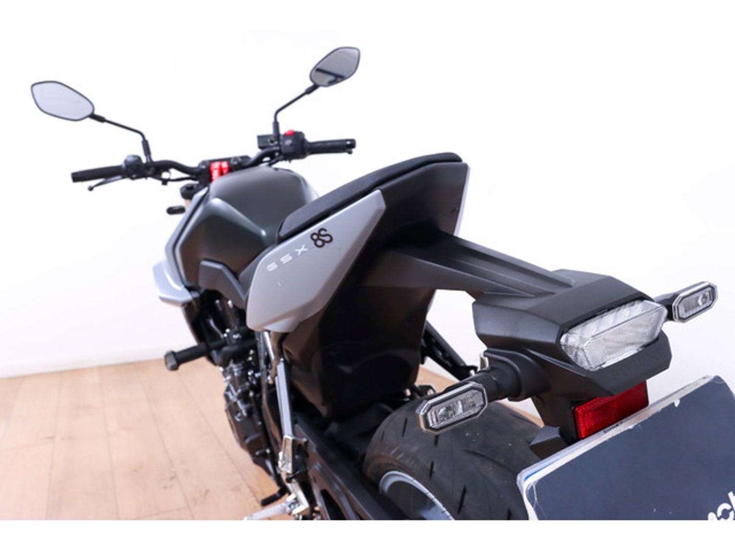 Suzuki GSX-8S