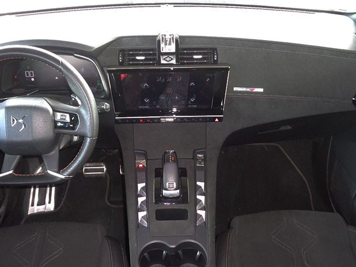 DS DS7 Crossback BlueHDi 130 DE Performance Line AT 96 kW (130 CV)