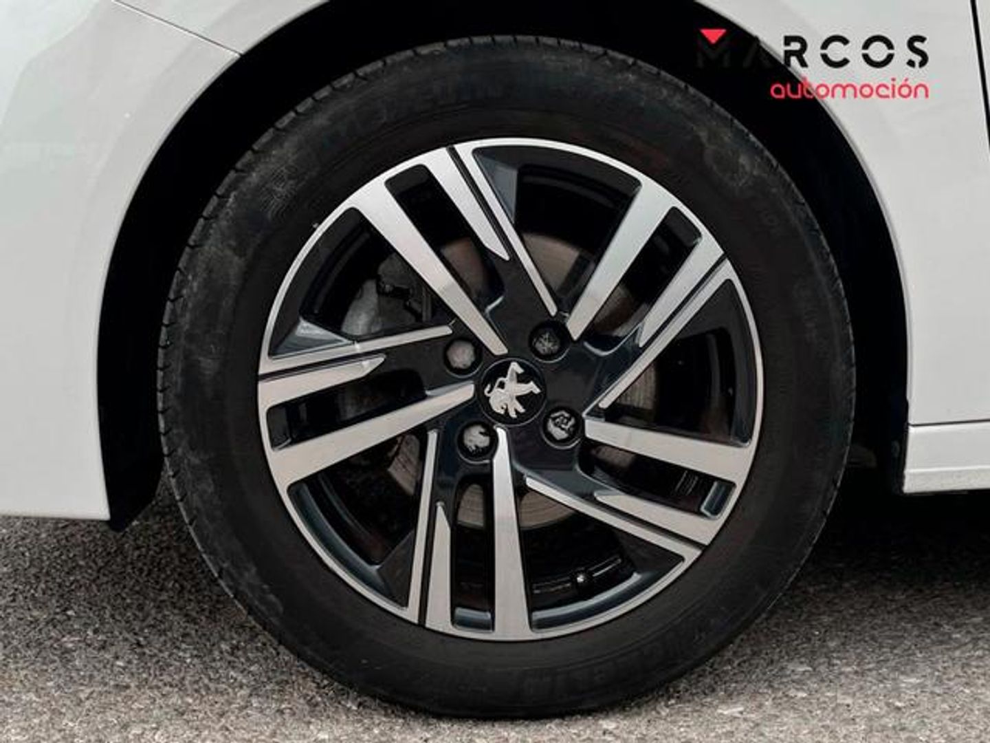 Peugeot 208 PureTech 100 Allure Pack 75 kW (100 CV)