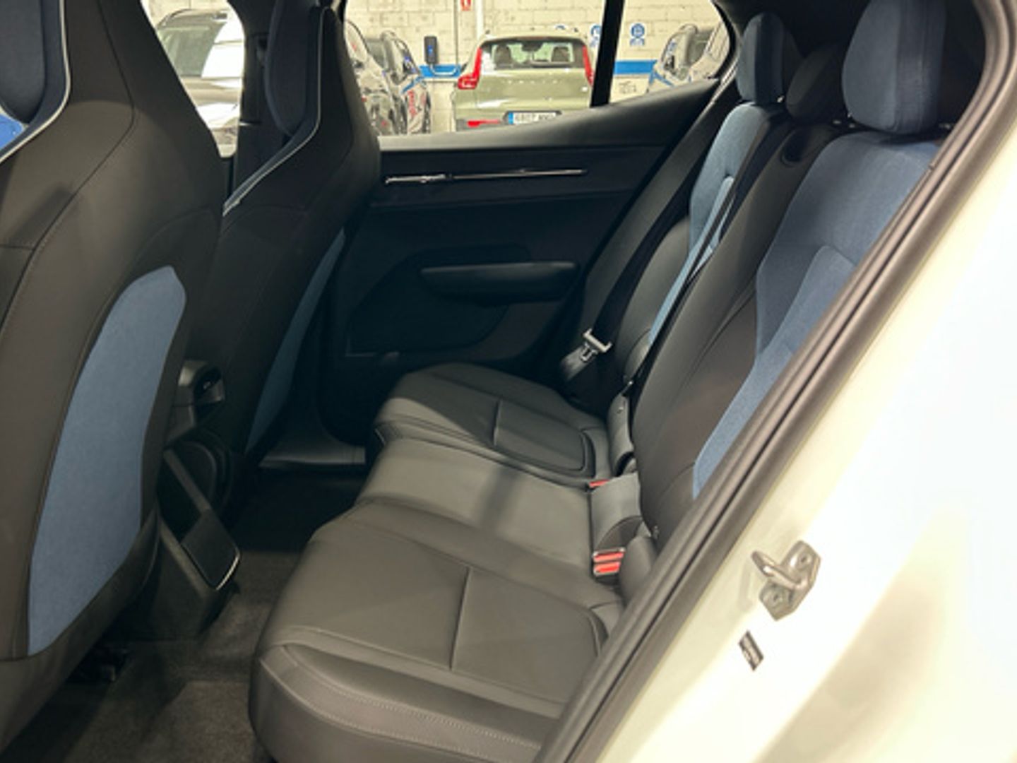 Volvo EX30 Single Motor Extended Range Core Auto 200 kW (272 CV)