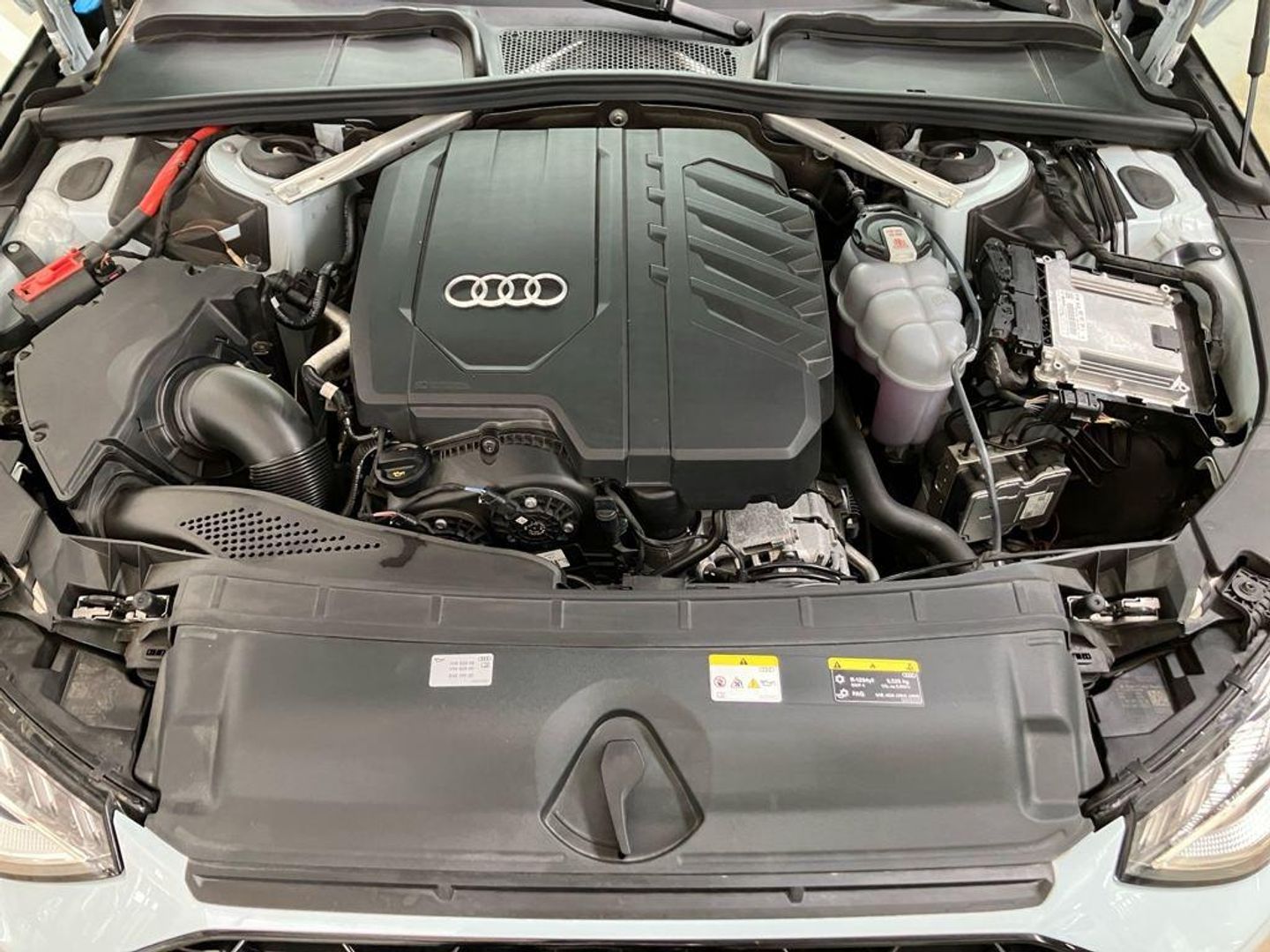 Audi A4 Black line 35 TFSI 110 kW (150 CV) S tronic Blanco Sedan