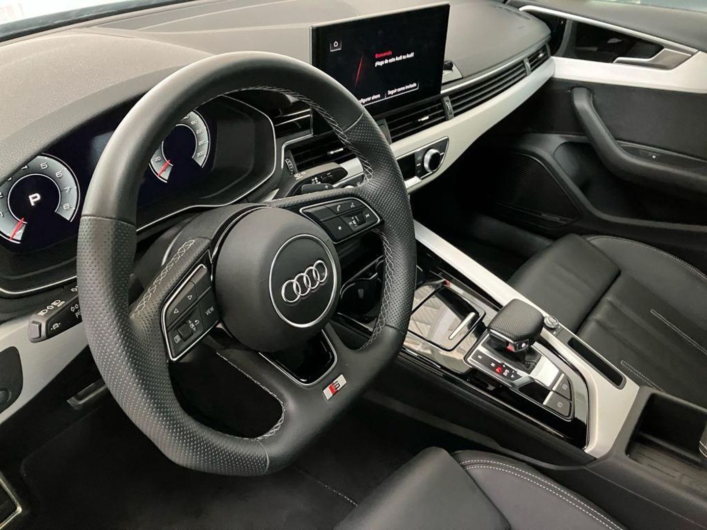 Audi A4 Black line 35 TFSI 110 kW (150 CV) S tronic Blanco Sedan