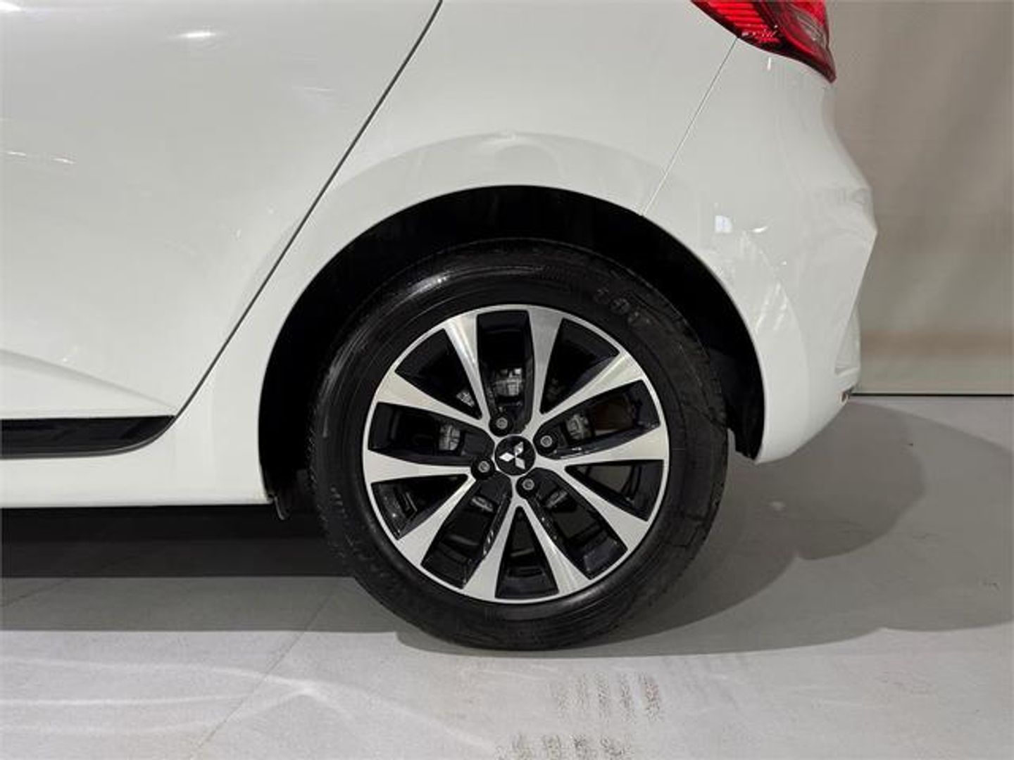 Mitsubishi Colt 100T Kaiteki 67 kW (90 CV)