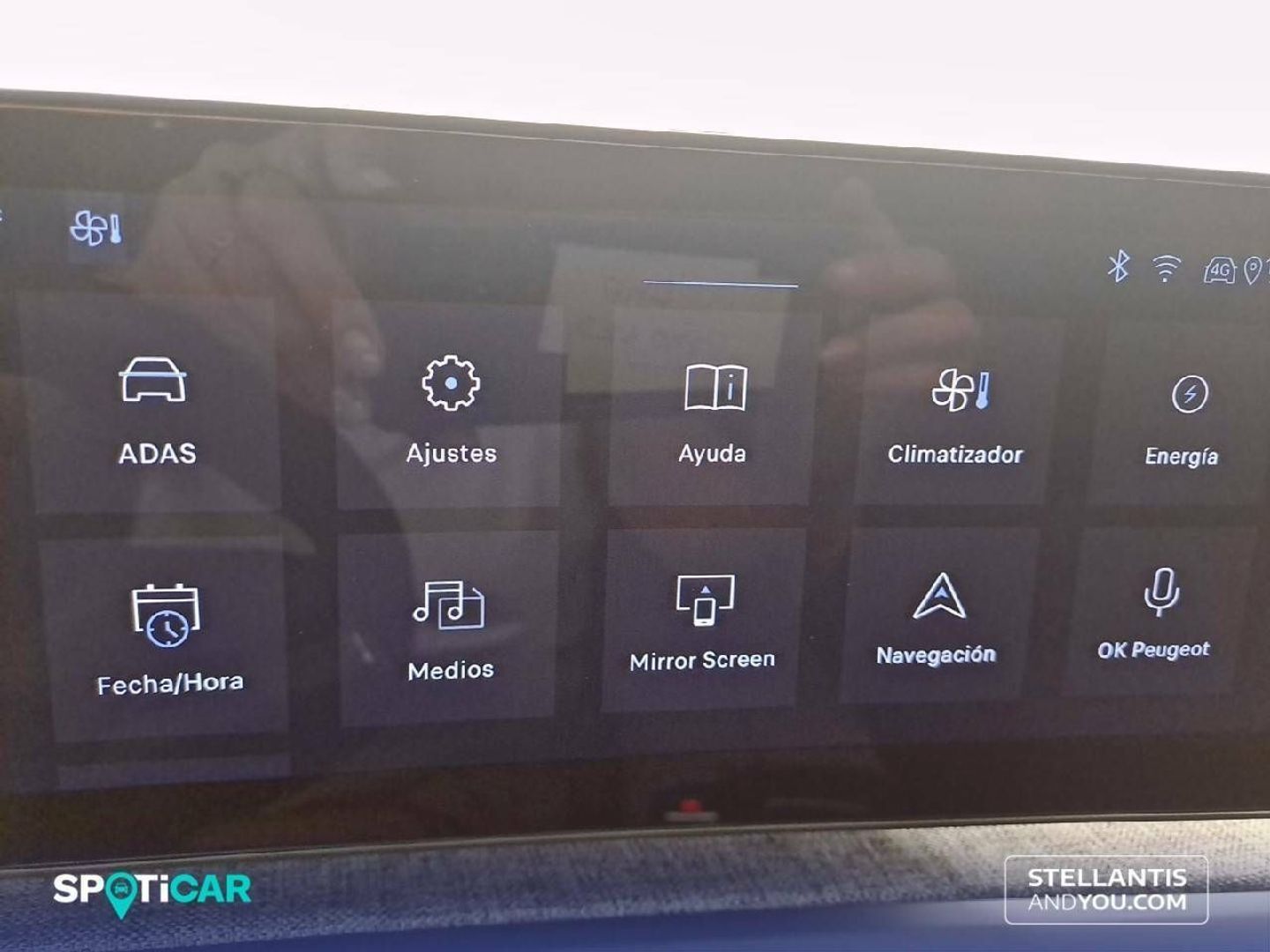 Peugeot e-3008 Eléctrico Allure 157 kW (214 CV)
