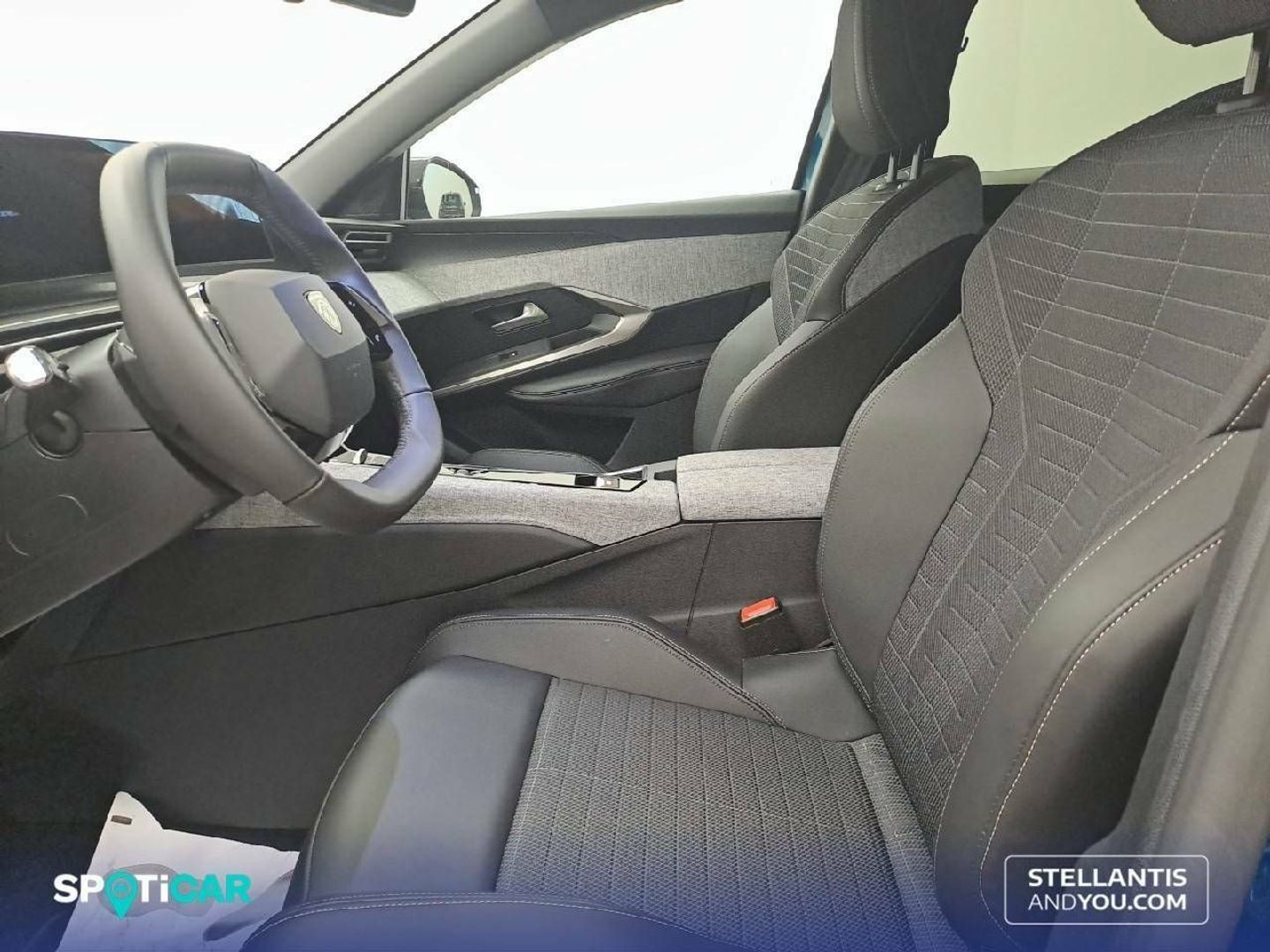 Peugeot e-3008 Eléctrico Allure 157 kW (214 CV)