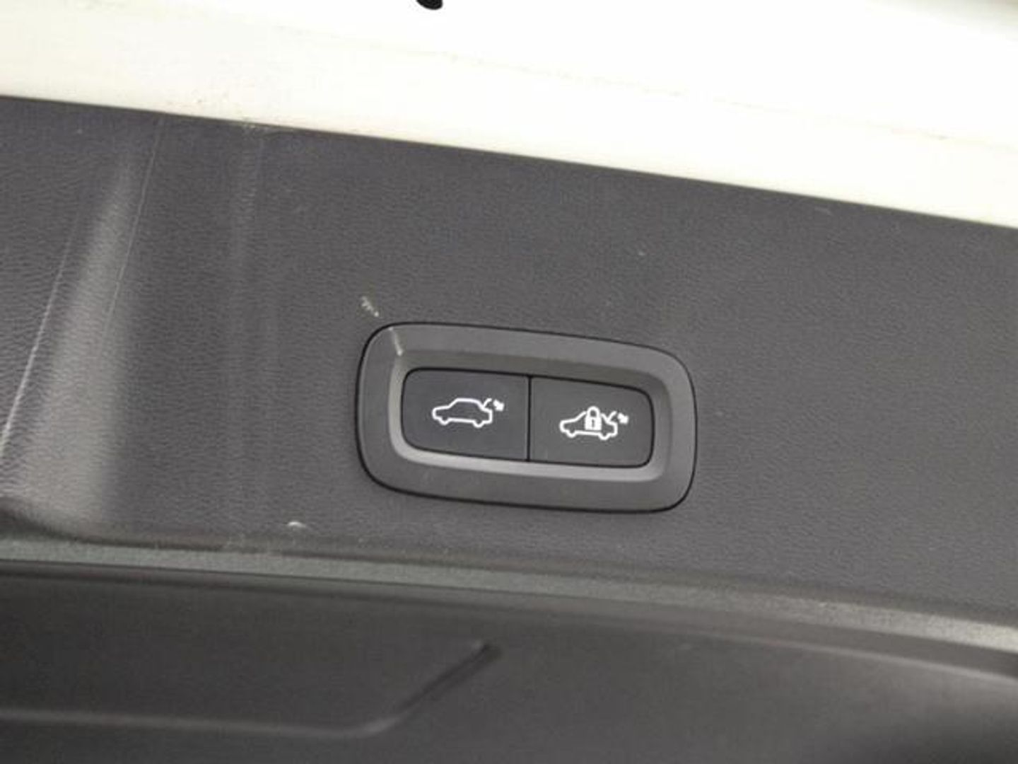 Volvo XC40 B3 G Core Auto 120 kW (163 CV)